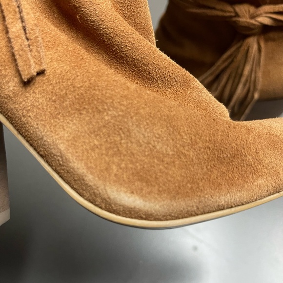 Size 8 Steve Madden Booties - cognac color - Picture 2 of 8